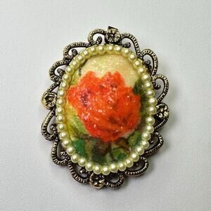 Vintage Gold Tone Filigree Floral Cameo Brooch Pendant with Pearls Textured Rose